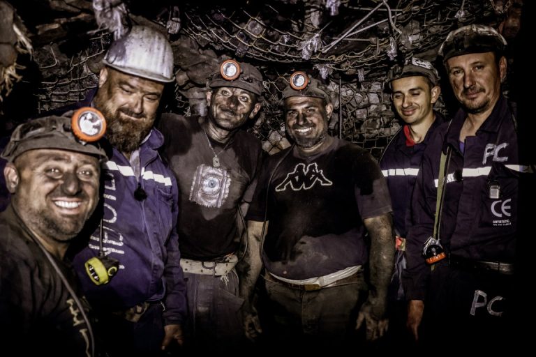 Umbrele Adâncului: Călătorie În Lumea Fără Cer